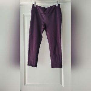EUC- Marika Capri Leggings in Dark Plum Size M (8-10)